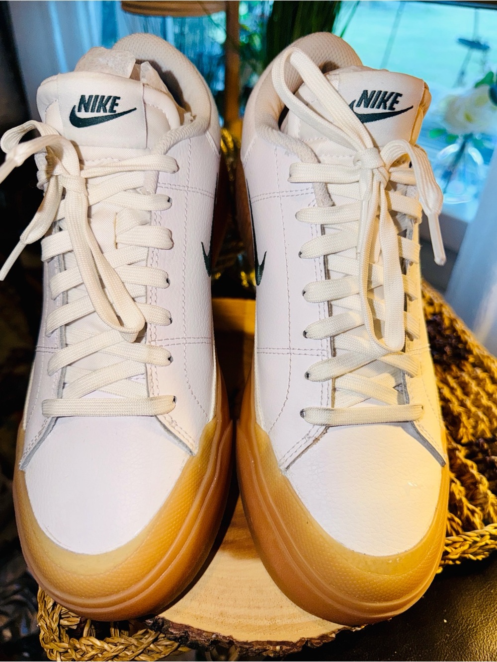 Nike Court Legacy Lift Women’s 10 White Gum Platform Sneakers FV5526-100